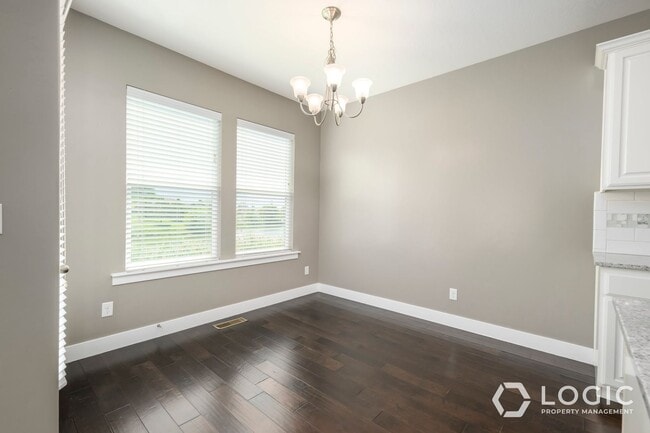 Building Photo - Stunning Row End Townhome In Prime Location!