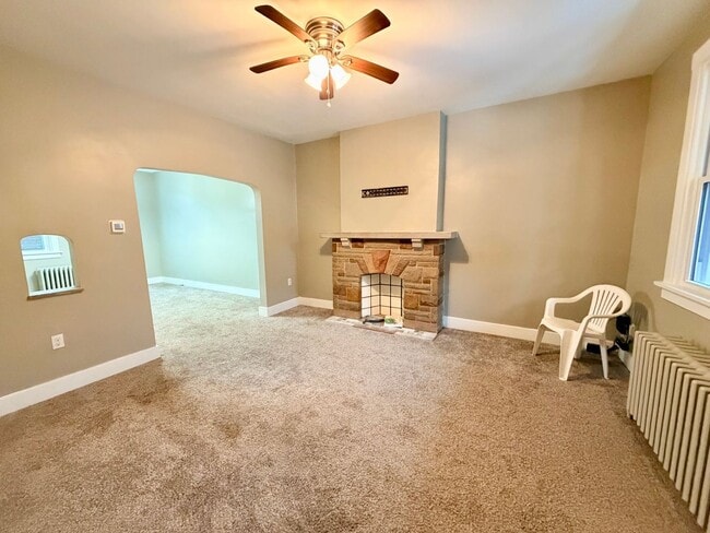 Building Photo - 268 Fleet St