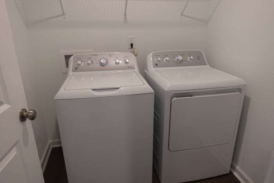 Building Photo - 1110 Weavers Trce Dr