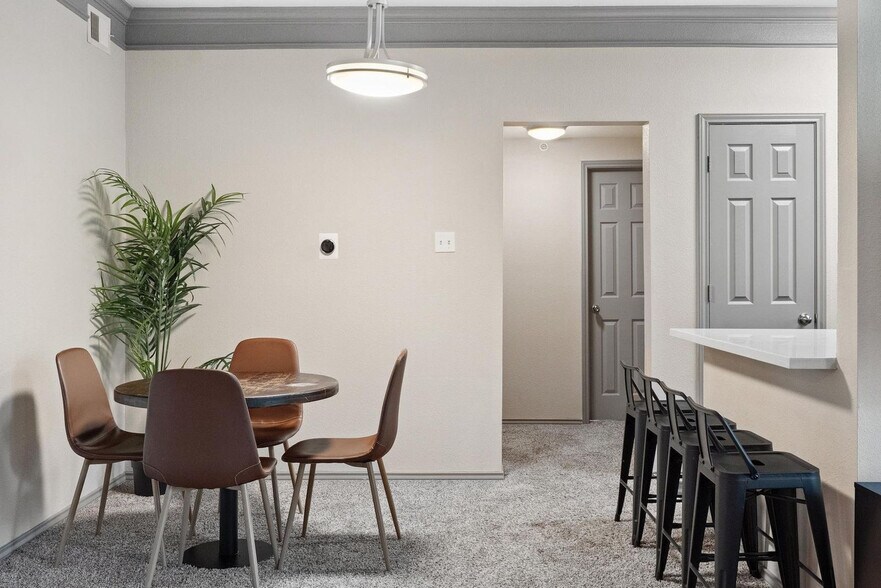 Building Photo - 12100 Metric Blvd