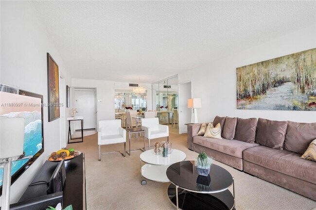 Building Photo - 3701 N Country Club Dr