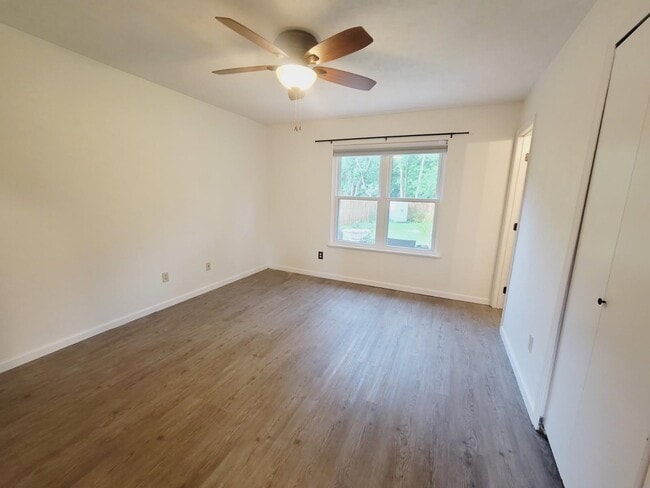 Building Photo - 2136 Little River Ln