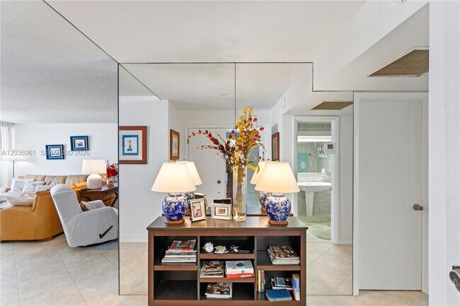 Building Photo - 4280 Galt Ocean Dr