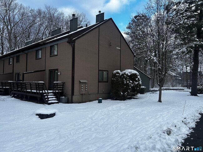 Building Photo - 151 Wynwood Dr