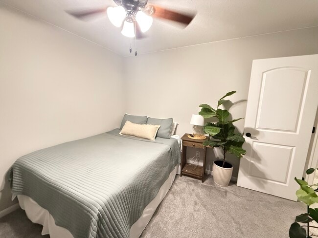 Building Photo - 7481 Autumn Joy Ave