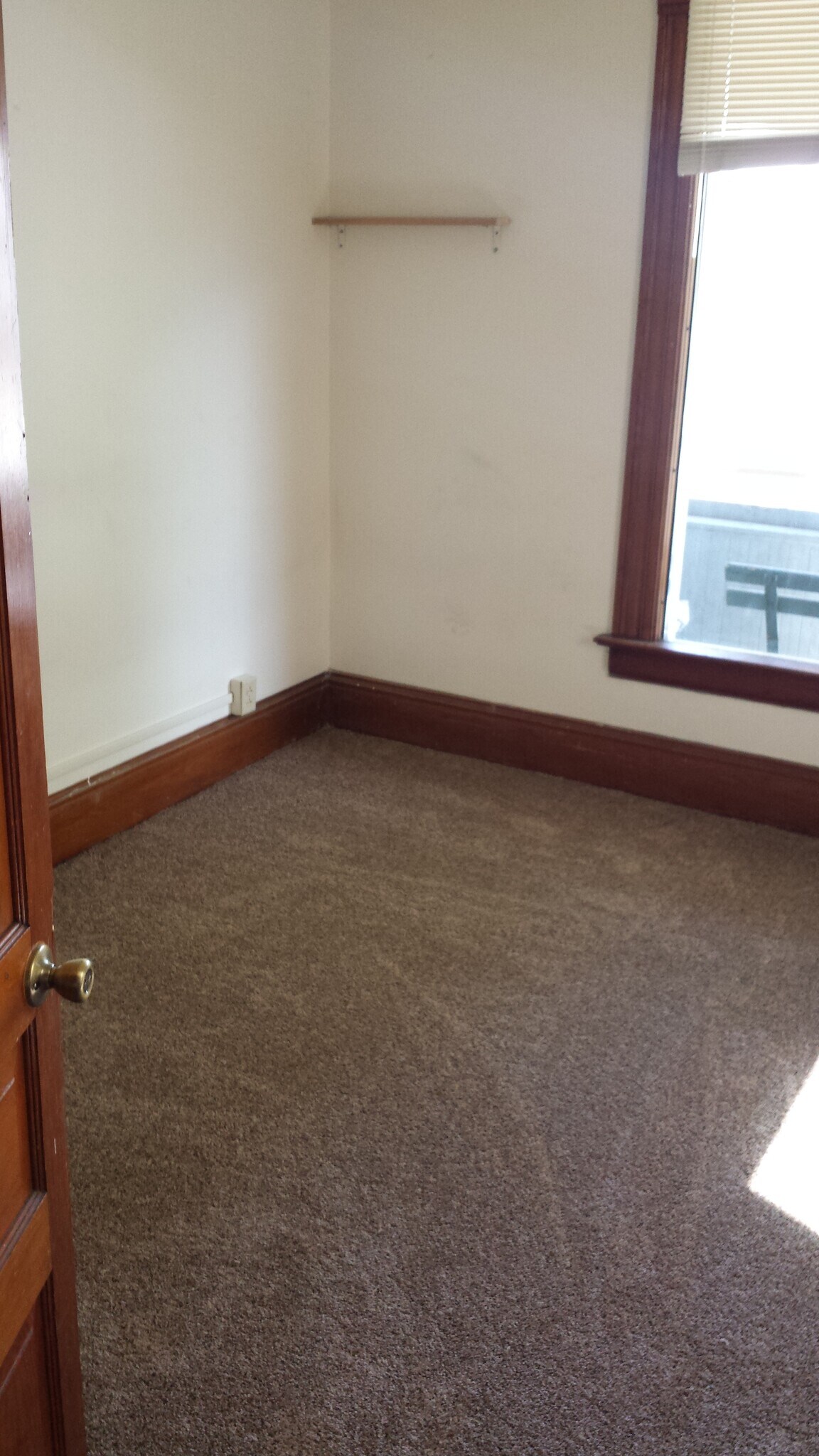 Building Photo - 906 Vine St