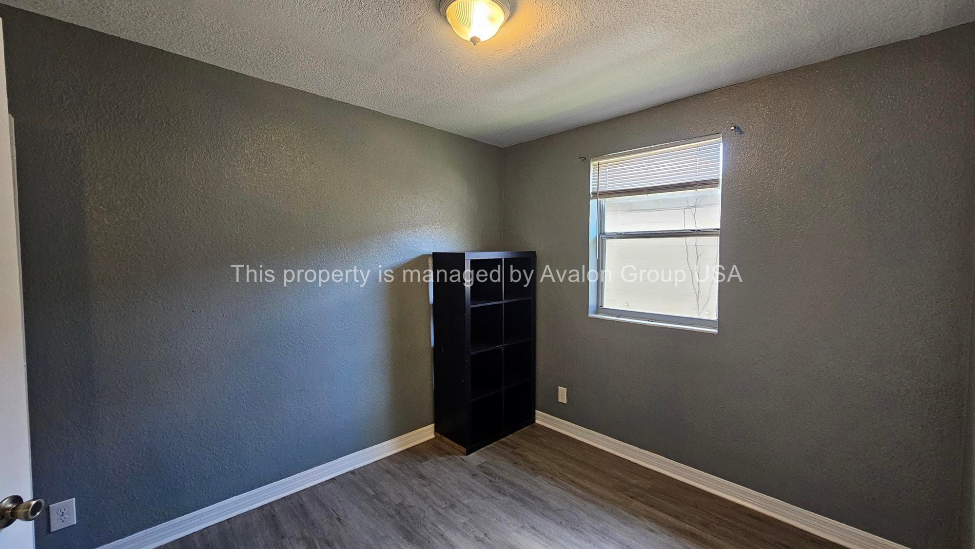 Building Photo - 1459 W 20th St