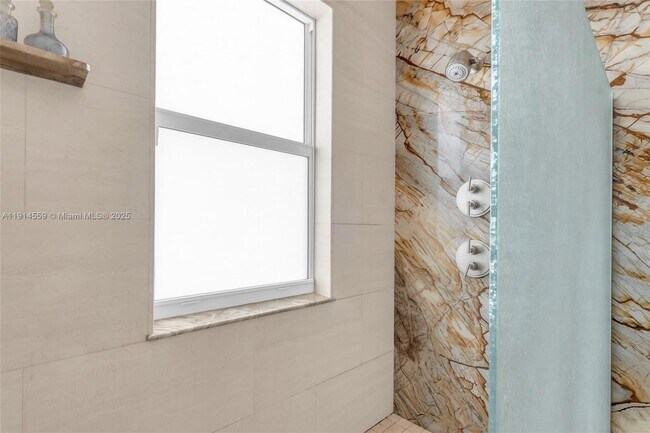 Building Photo - 5794 SW 76th Terrace