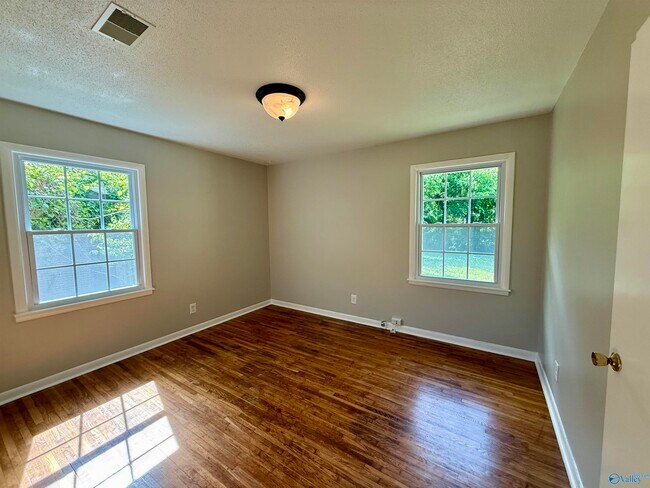 Building Photo - 12027 Chicamauga Trail SE