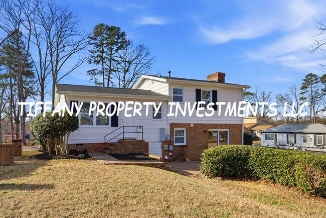 Building Photo - 1601 Carfax Dr