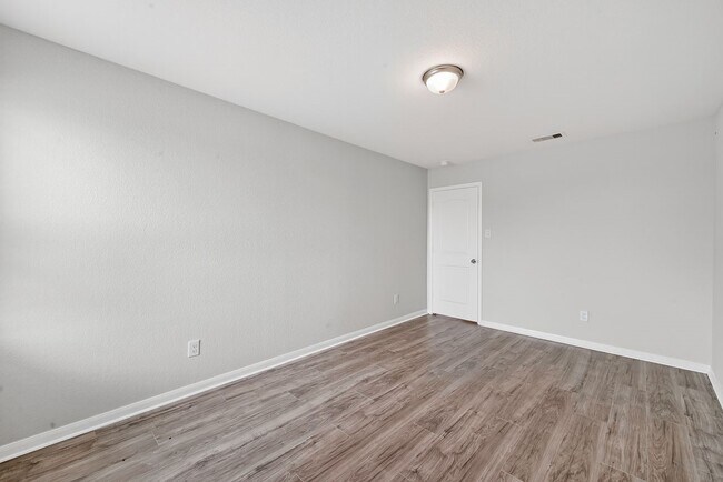 Building Photo - 228 Elm Patch Dr