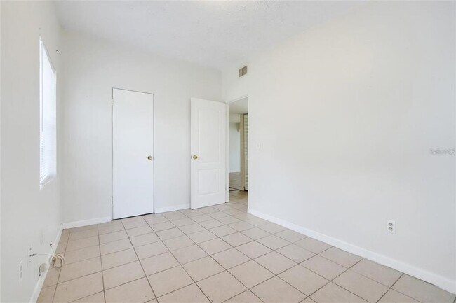 Building Photo - 107 Garrison Dr