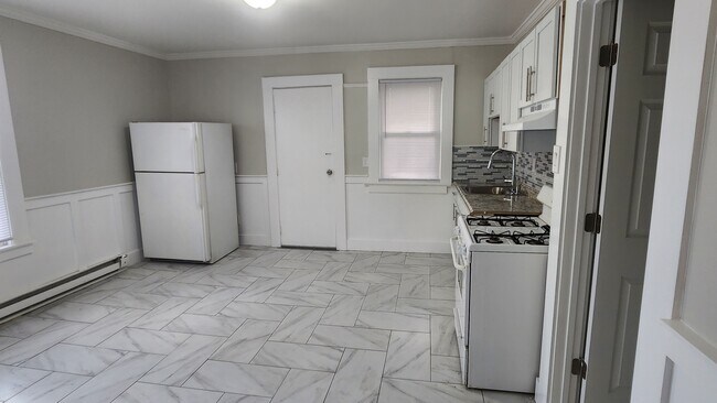 Building Photo - 1516 Pembroke St