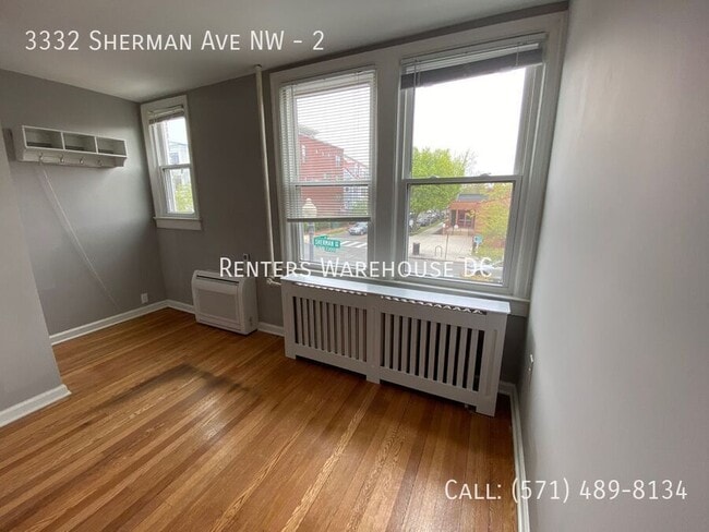 Building Photo - Updated 1BR+Den w/ private patio in heart ...