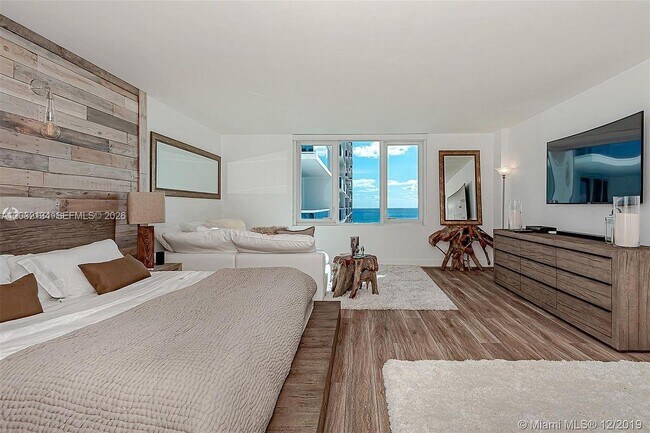Building Photo - 2301 Collins Ave
