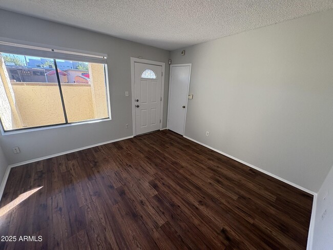 Building Photo - 1301 W 3rd St