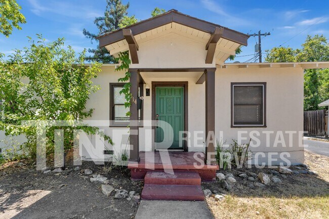 Building Photo - 314 Los Vegas Ave