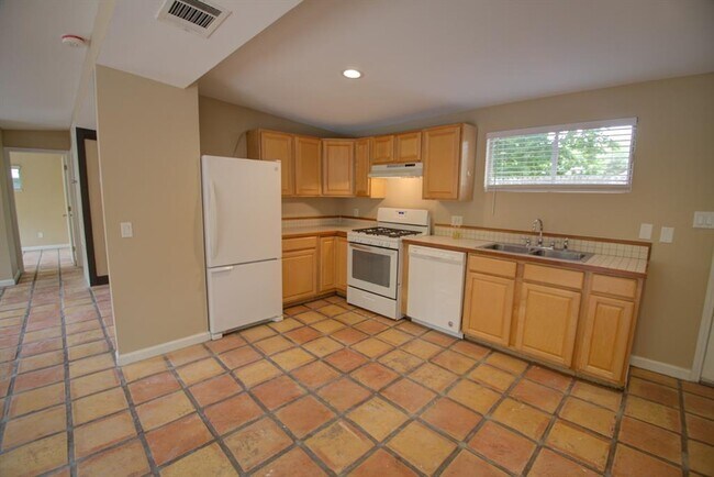 Building Photo - 1608 Boyd Ln
