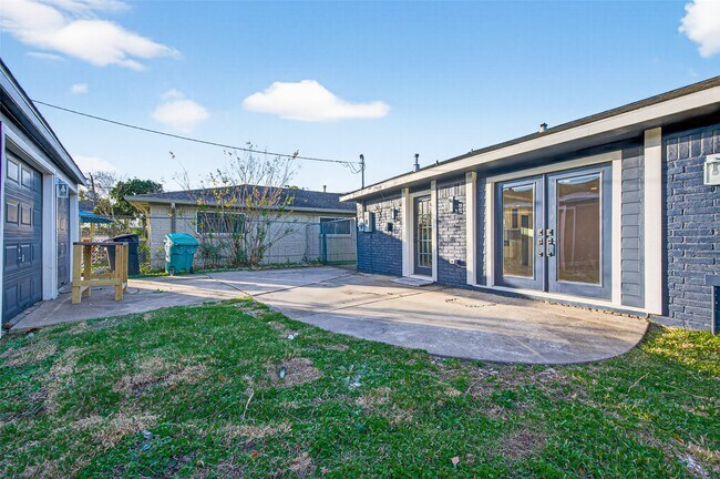 Building Photo - 5407 Lymbar Dr