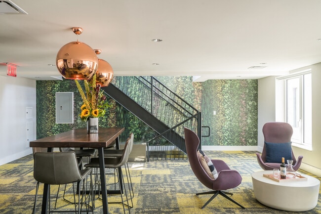 Interior Photo - The Lois