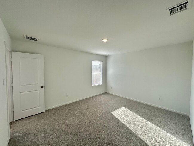 Building Photo - 1513 Good Pr Ave