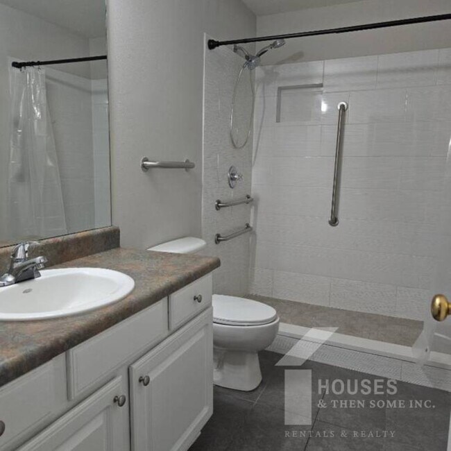 Building Photo - 20 Laurelhurst Ct