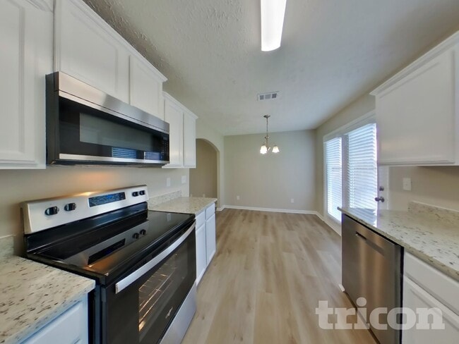 Building Photo - 1109 Shallowbrook Trail S