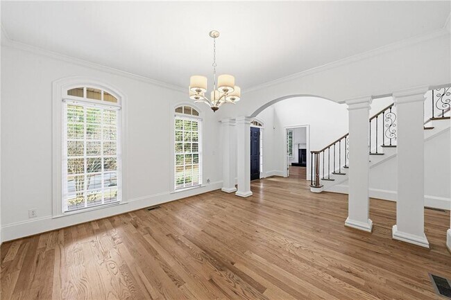 Building Photo - 125 River N Cir