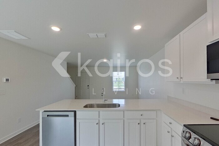 Building Photo - 153 George Oxford Dr
