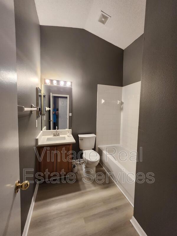 Building Photo - 30151 Barnaby Ln
