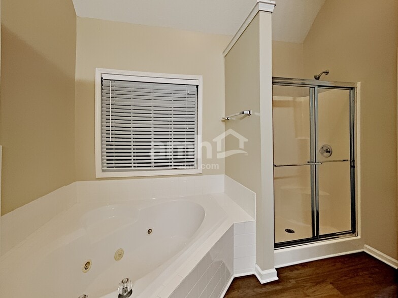 Building Photo - 2046 Township Dr