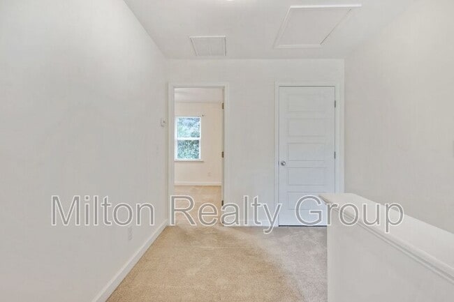 Building Photo - 100 Brickyard Ln