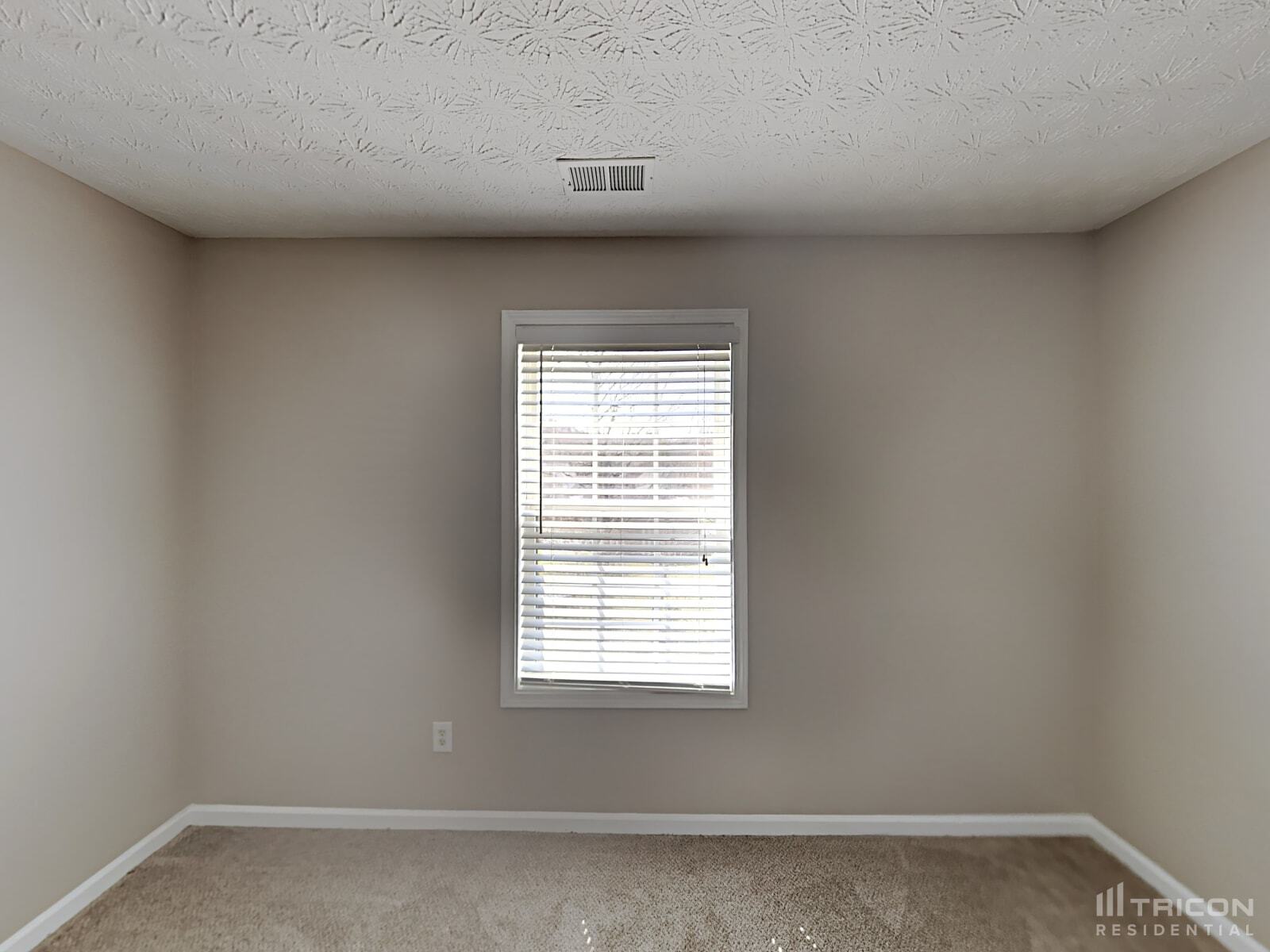 Building Photo - 404 Deer Run Ln