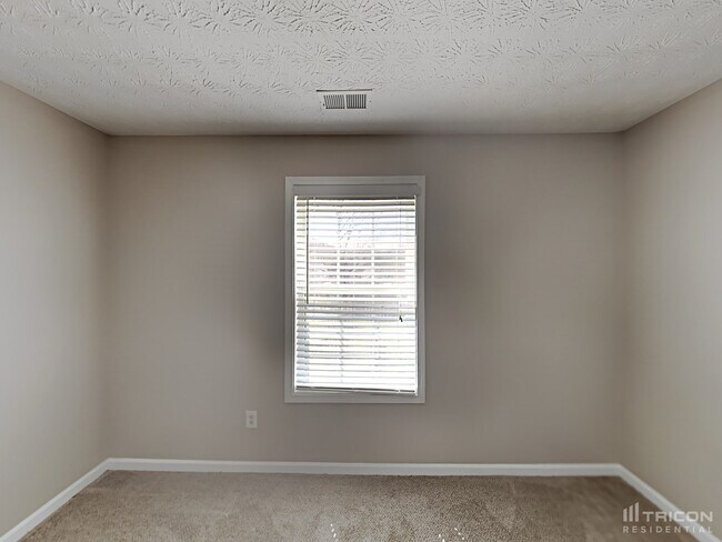 Building Photo - 404 Deer Run Ln