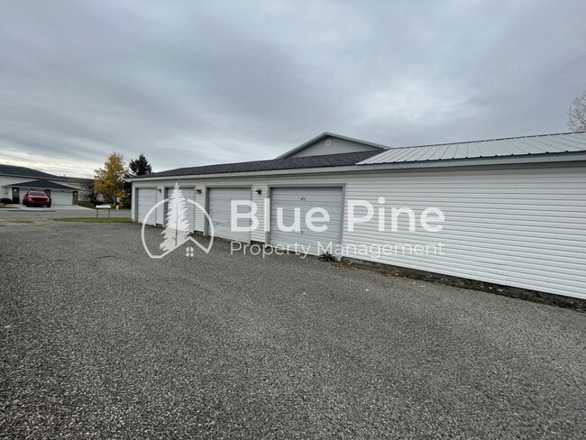 Building Photo - 678 Foster Dr