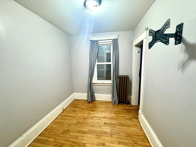 Building Photo - 2630 Grand St NE