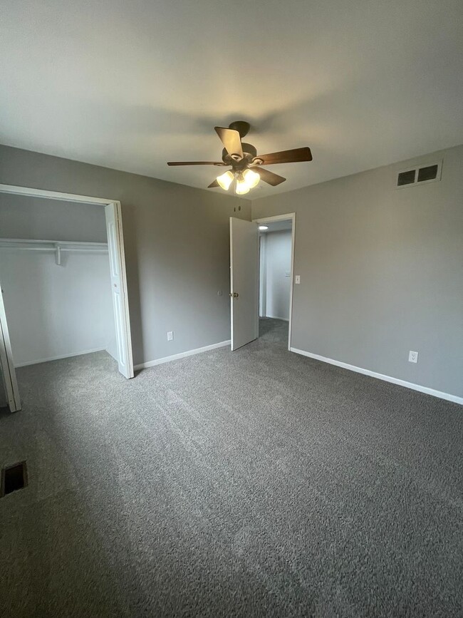 Building Photo - 46342 Bartlett Dr