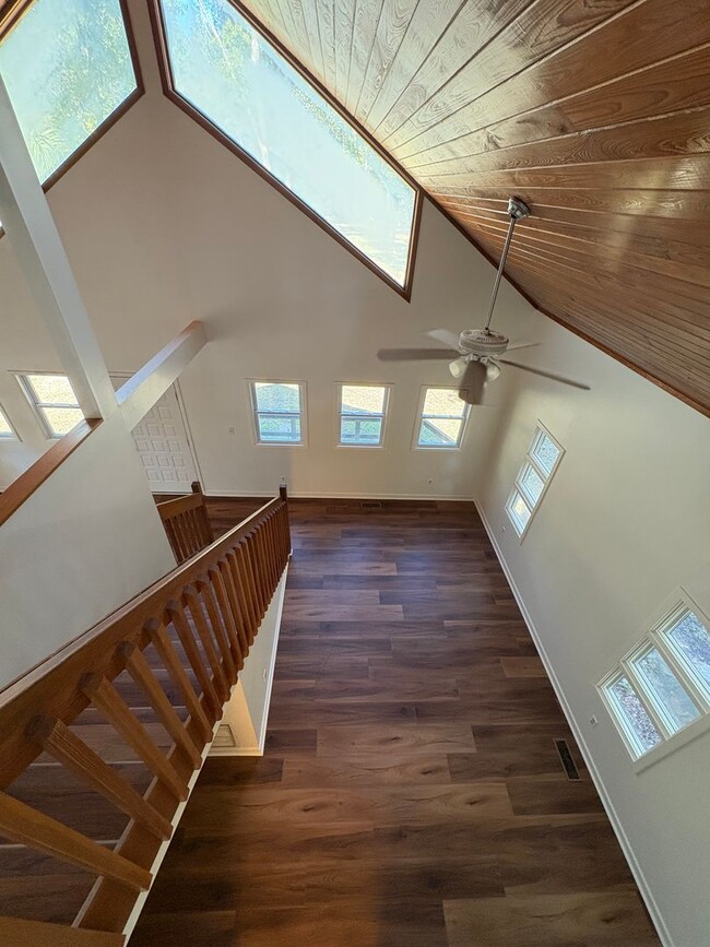 Building Photo - One-of-a-kind Home on 2.2 Acres – $1,700/m...