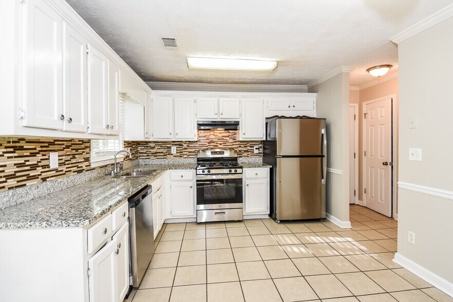 Building Photo - 1150 Burning Bush Dr