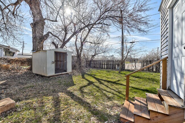 Building Photo - 1426 NE 24th St