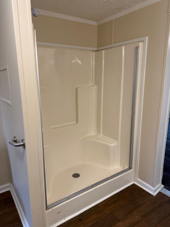 Building Photo - Home For Rent