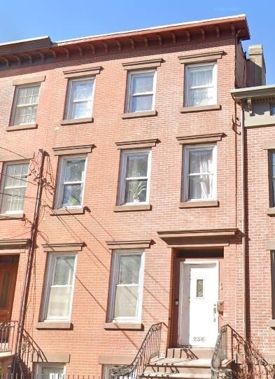 Building Photo - 236 1st St