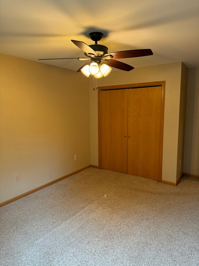 Building Photo - 506 Traveler Ln