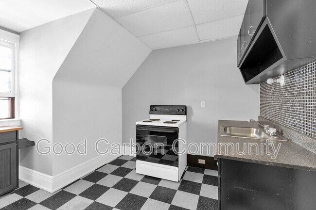 Building Photo - 377 Elmwood Ave
