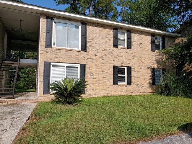 Building Photo - 2919 Chatsworth Rd