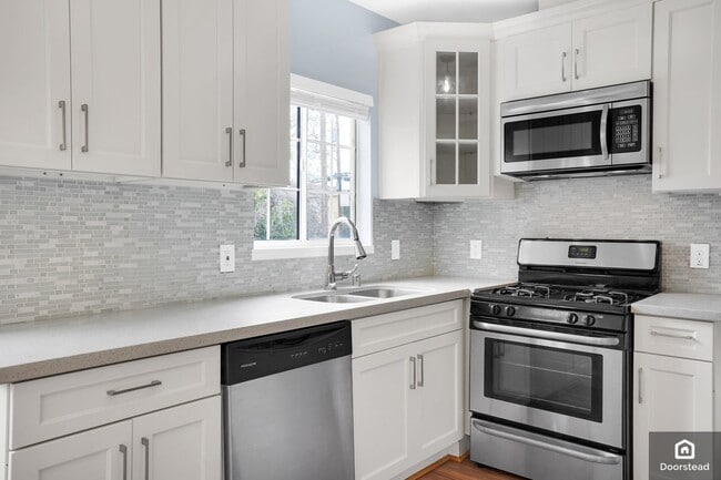 Building Photo - 1035 63rd St