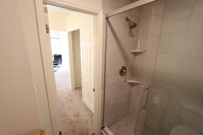 Building Photo - Short-Term Furnished Rental | Mountain Views + $500 Move-In Special