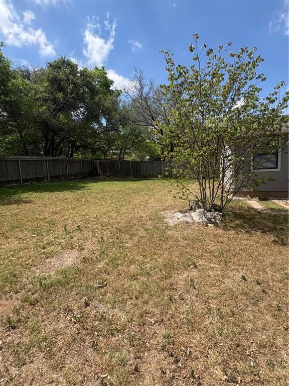 Building Photo - 4009 Hillside Dr