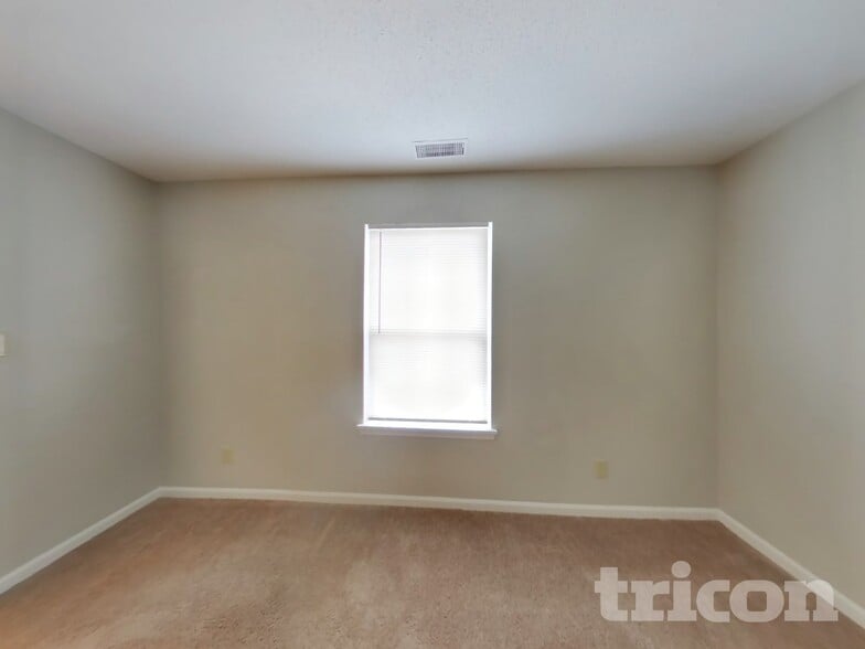 Building Photo - 7403 Grandview Dr