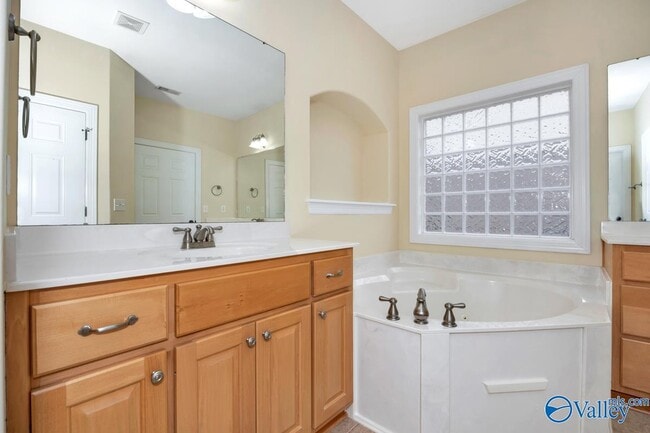 Building Photo - 29863 Thunderpaw Dr